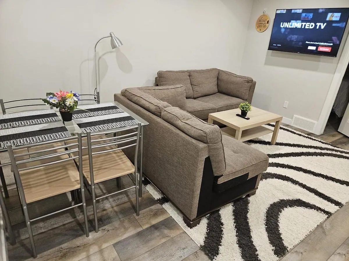 2-Bedroom Private Entrance Suite With Full Kitchen Calgary